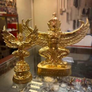龍婆屈啦-鷹神供奉型